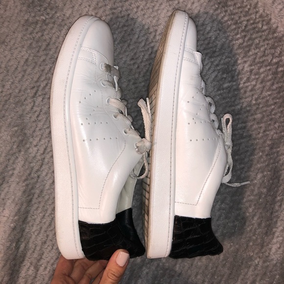 Vince Leather Sneakers - Picture 4 of 7